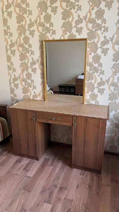 Туалетный столик бу