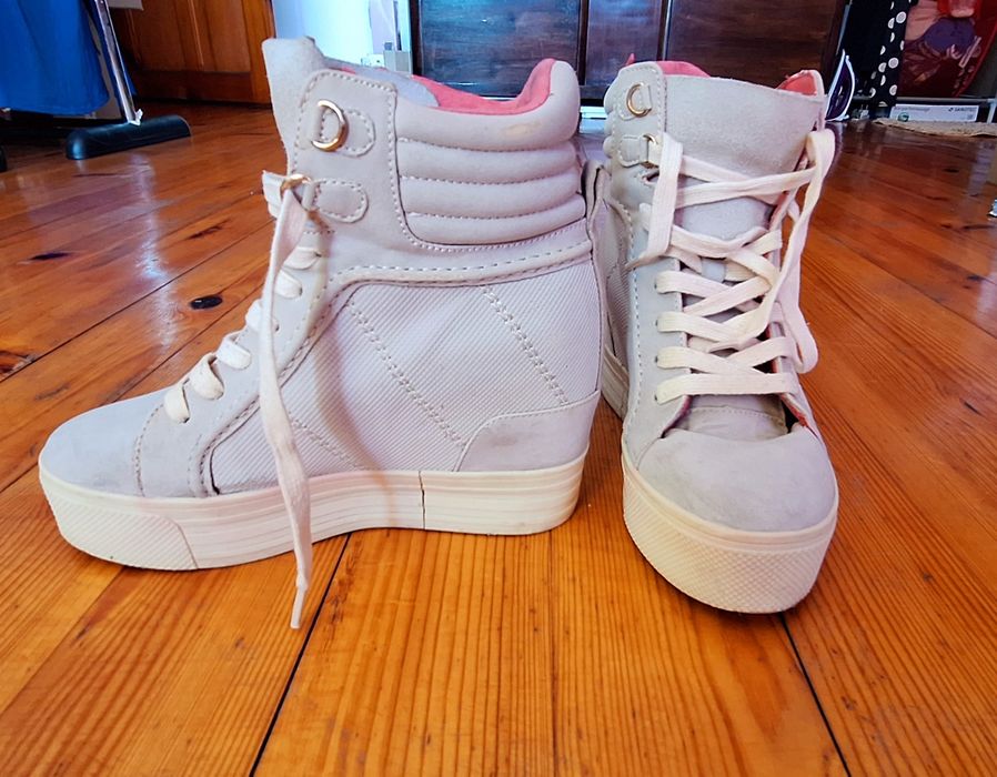 Дамски обувки спортно-елегантни