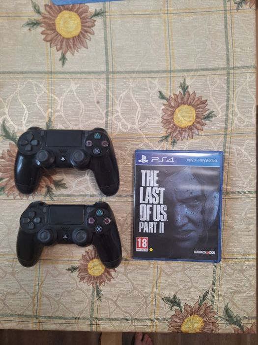 оригинални джойстика за PS4 (DualShock 4) + игра The Last of Us Part II (диск)