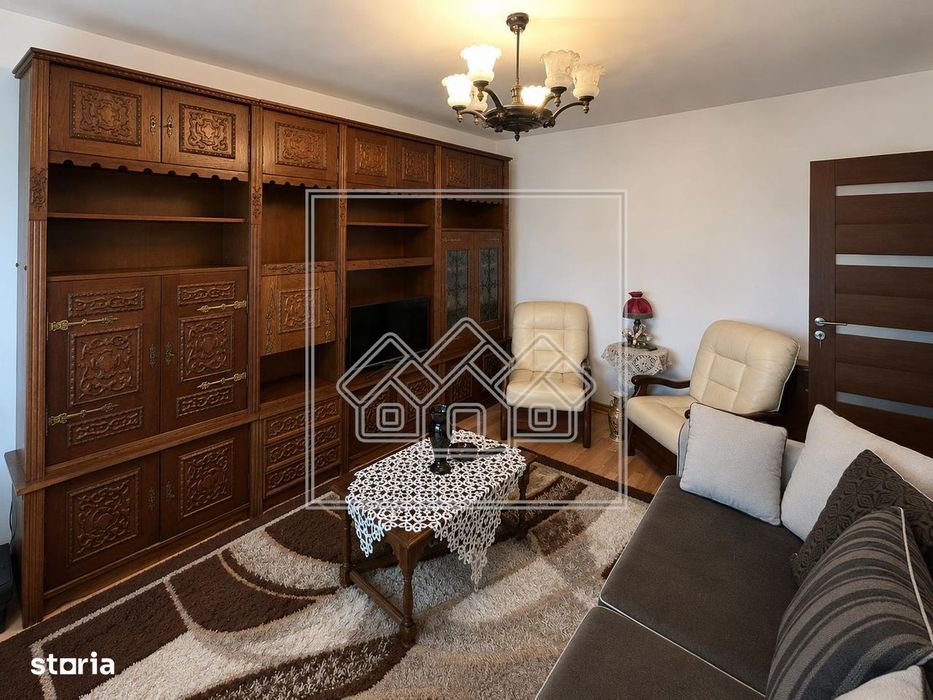 Ap decomandat, 4 camere, balcon - Zona Mihai Viteazu