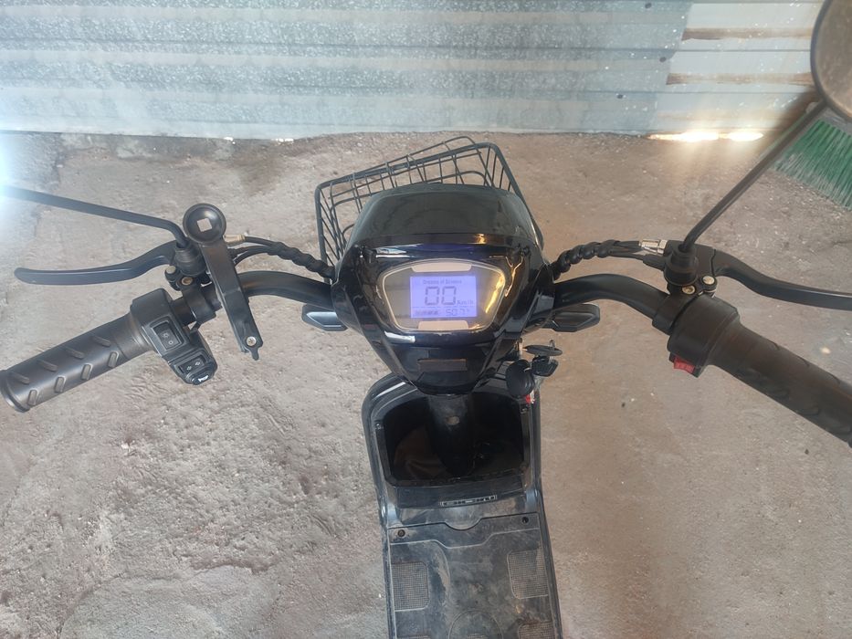 Продаётся Электроскутер SK8