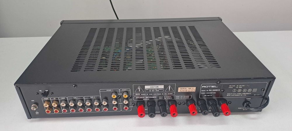 Rotel RA 840 BX 4 amplificator stereo statie audio