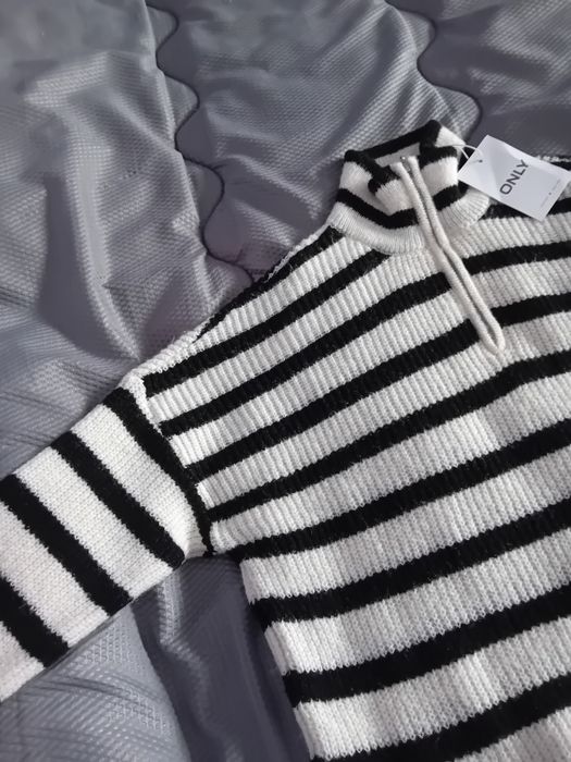 Нов, дълъг  блузон"Only"