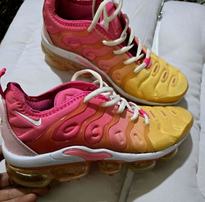 Nike Air Vapormax Plus pink оригинални дамски сникърси 38. Номер