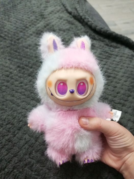 Продам Лабубу брелок