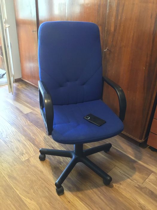 Голям офис стол - син плат