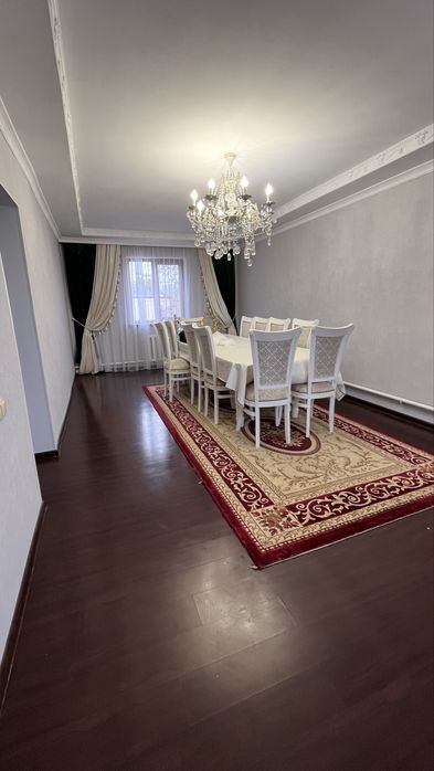 Частный дом коттедж.