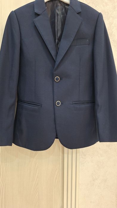 Продам детский пиджак на мальчика 8-9лет