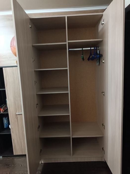 Продается шкаф бежевый