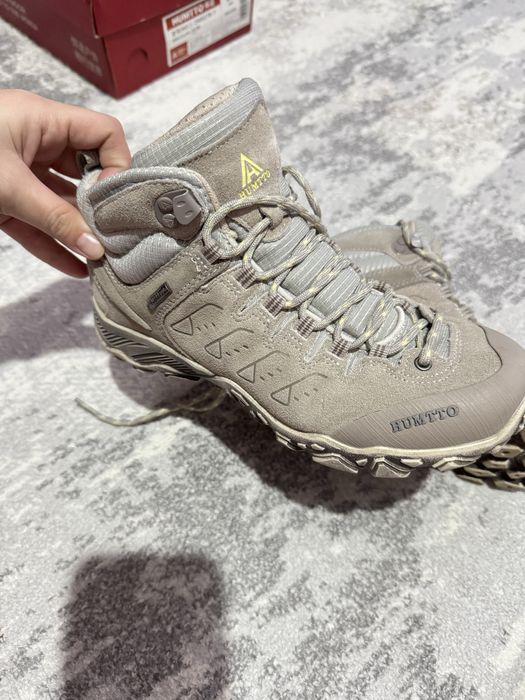 Походные спортивные ботинки