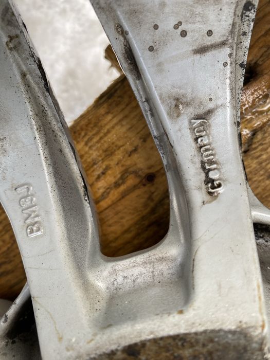 Диски р16 на БМВ ( оригинал )