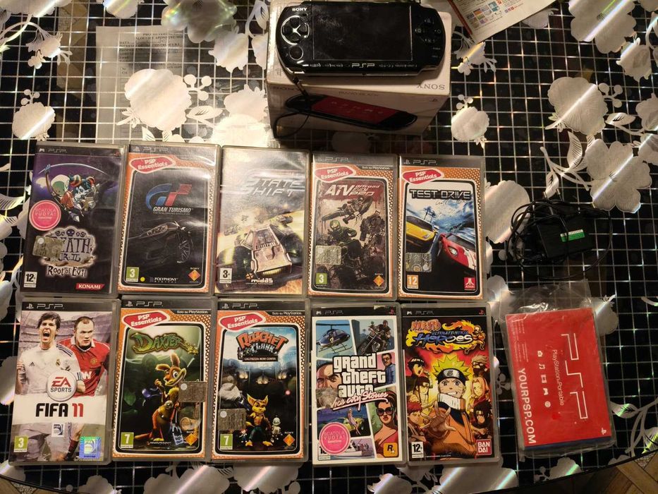 PSP-3004 PB stare perfecta + 10 jocuri