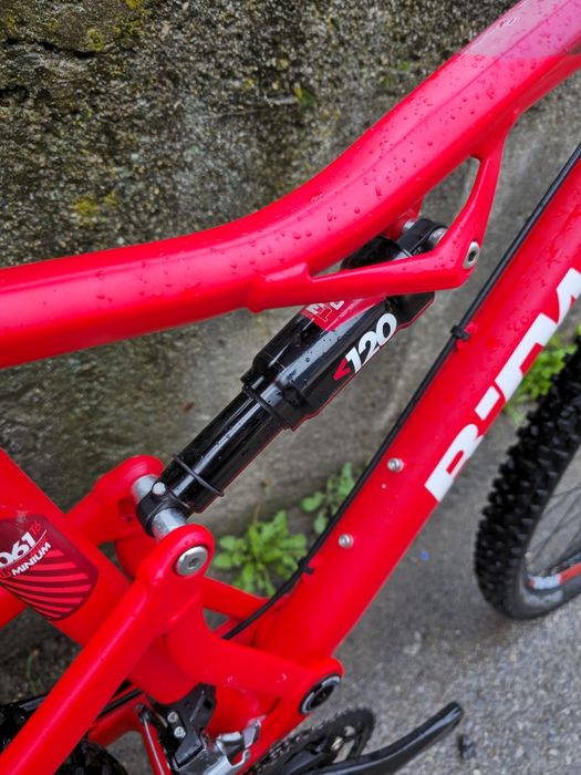 Мекица 27.5 цола М размер Въздушен Шок 27скорости Shimano  B-twin  Rockrider 540