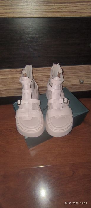 Продам женский басаножки