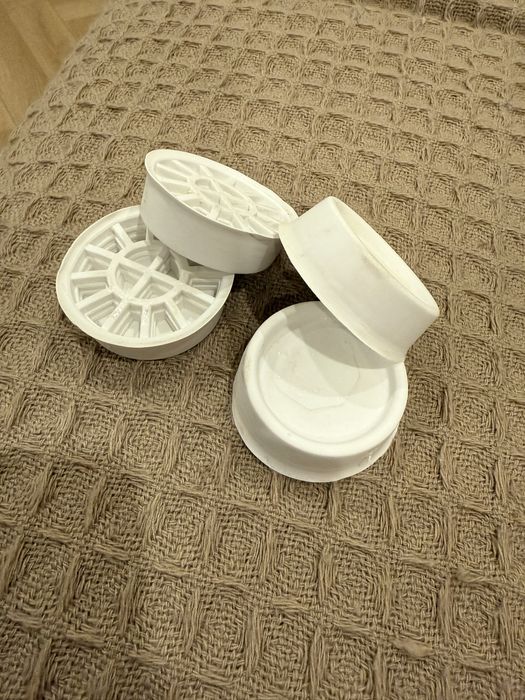 Подставки под ножки стиральной машинки/антивибрационные подставки