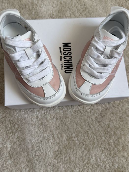 Adidasi Moschino baby 22