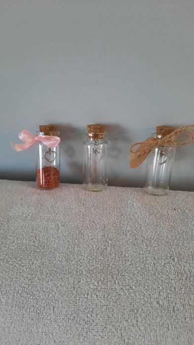 Стъклени шишенца ,Подаръче за вашите гости за повод.