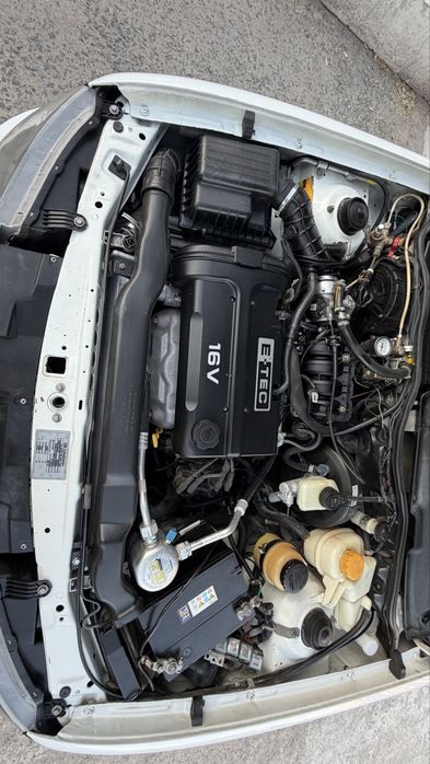 Nexia 2 Dons 1.6 sotiladi