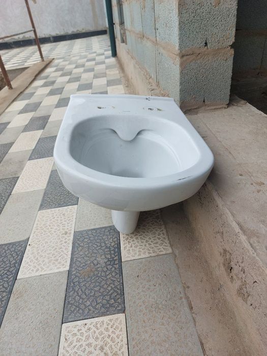 Унитаз сатылады 2 штук