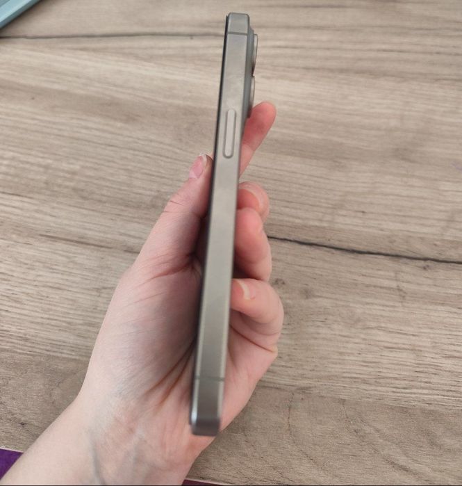 Продам IPhone 15 pro б/у