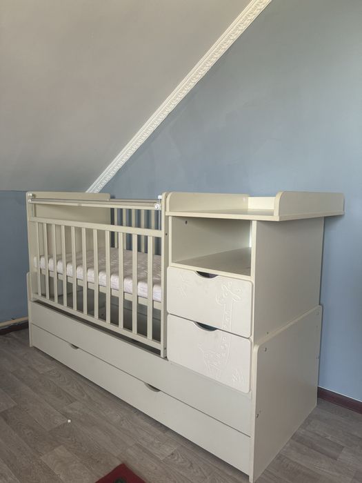 Продам манеж почти новый