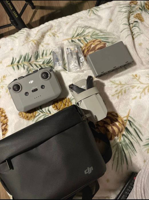DJI Mini2 Fly More Combo Drona