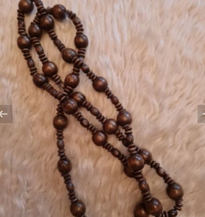 Колиета, дърв. гердани и гривни, шноли за коса