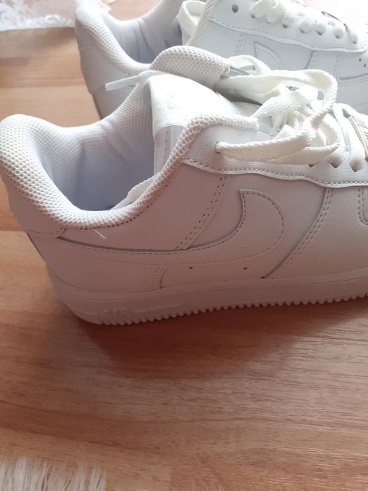 Adidași Nike Air Force 1 '07 All White – Mărimea 38 (Ca Noi)