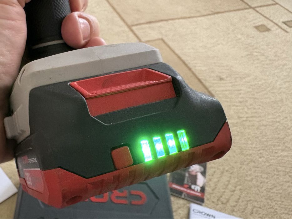 Шуруповерт CROWN CT21104XS-2BMC