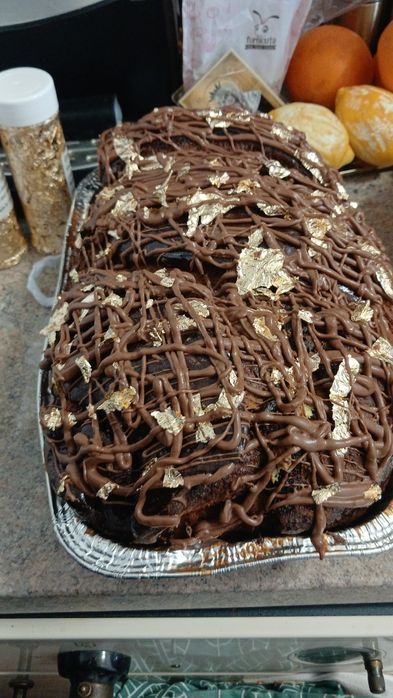 Preiau comenzi cozonaci de casa  cu ciocolată si fistic sau tradiționa