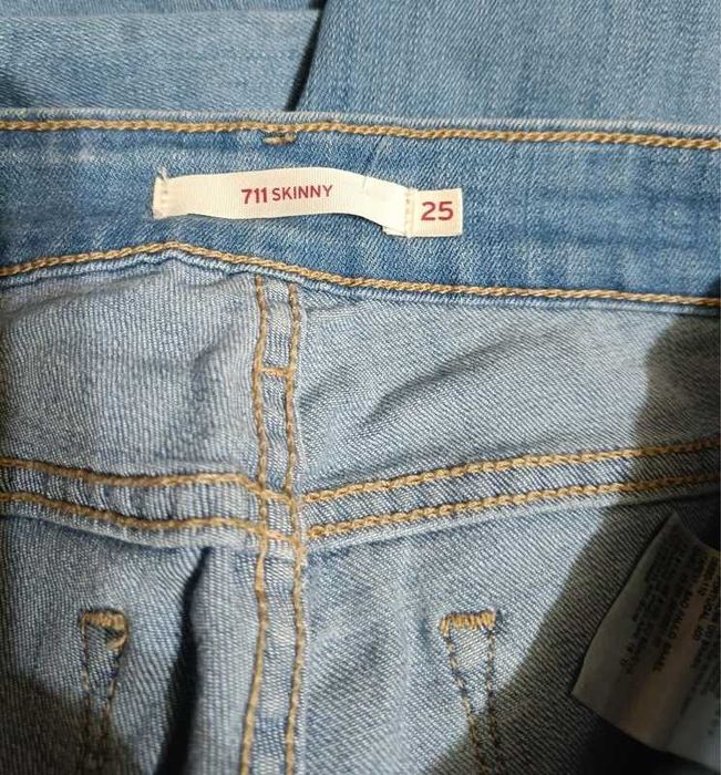 Blugi Levi's 711 marime 25