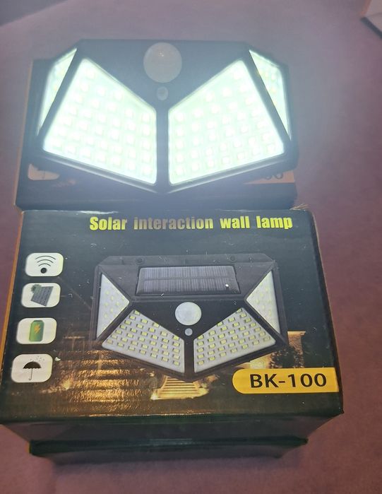 Lampa solar in triunghi