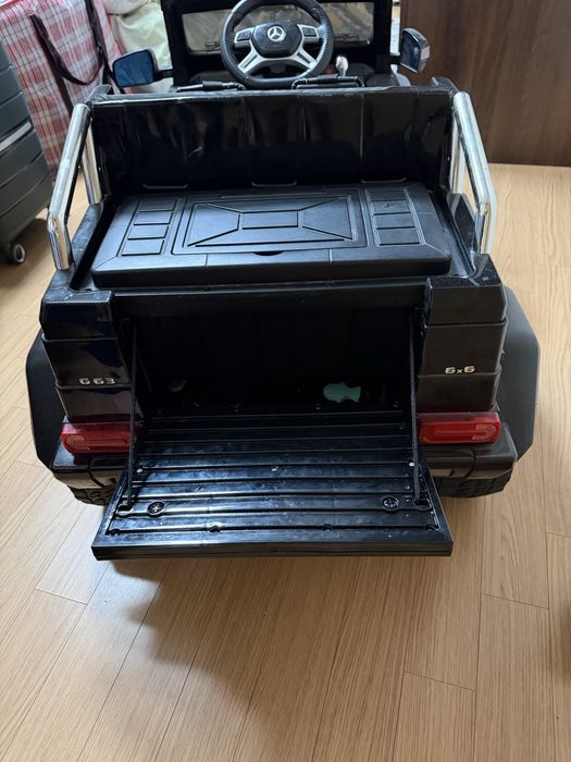 Детский электромобиль