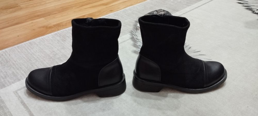 Боти от кожа и велур