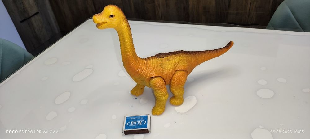 Дракон (игрушка на батарейках)