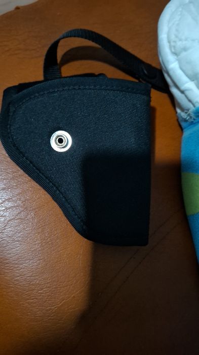 Vând pistol cu sprei