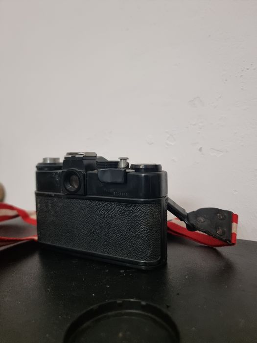 Aparat foto Zenit 11 echipat cu obiectiv Helios-44M-4 2/58