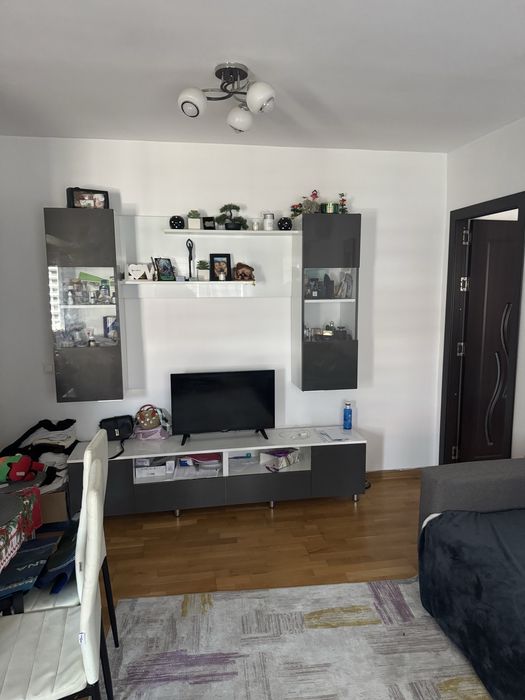 Inchiriez apartamant cu 2 camere