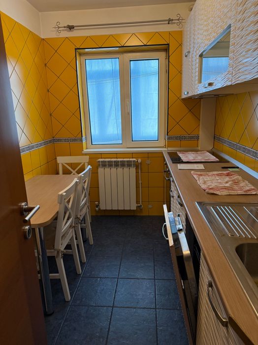 Închiriere apartament 3 camere