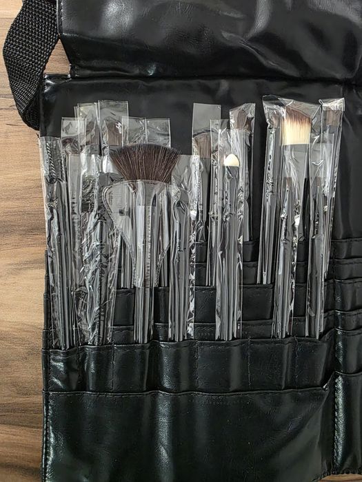 Set Make Up - 36 pensule MAC - Noi