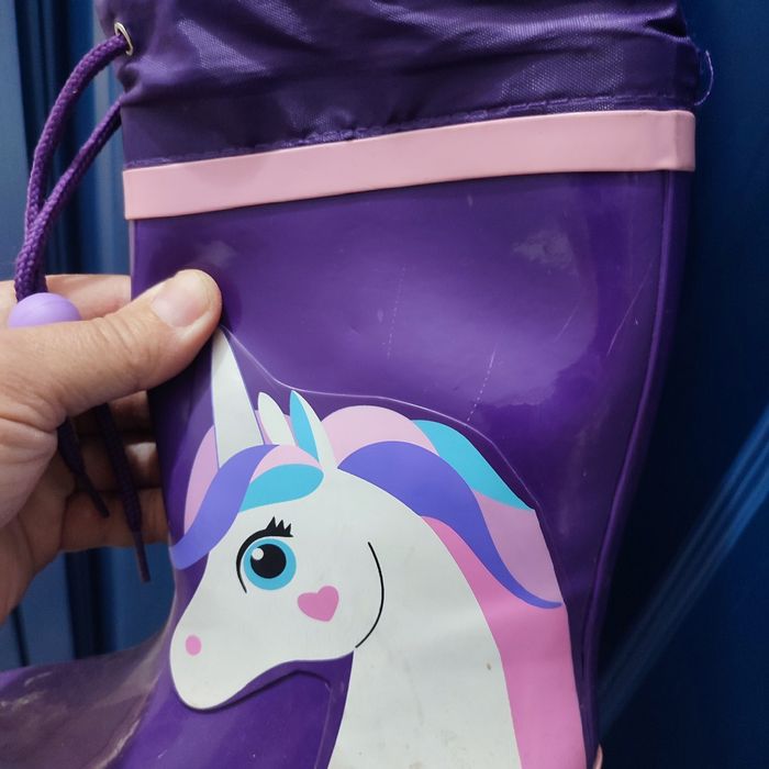 Продаю резиновые сапоги единорог