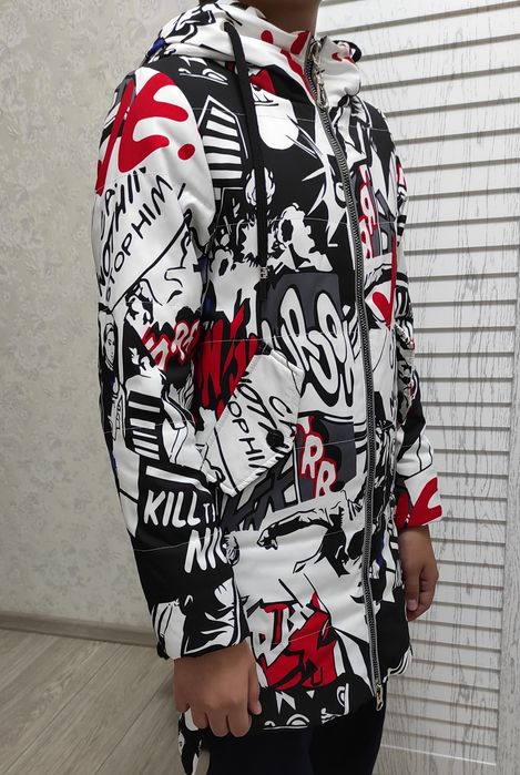 Продаю осеньюю куртку.