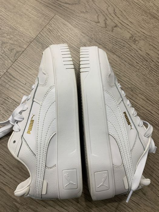 Продам кроссовку