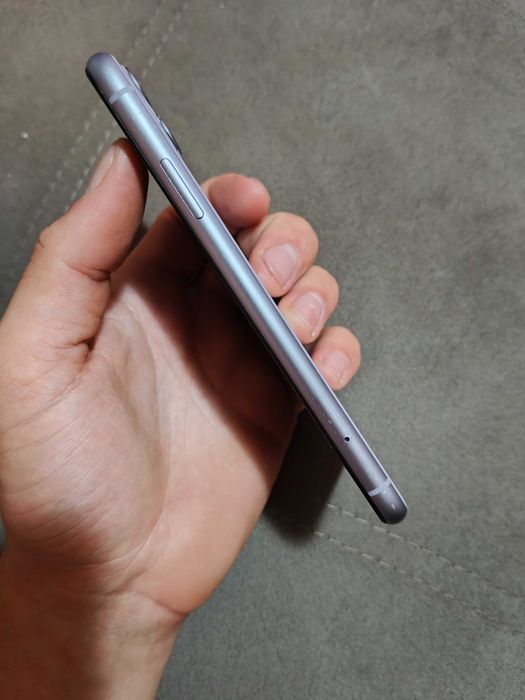 iPhone 11 64GB purple