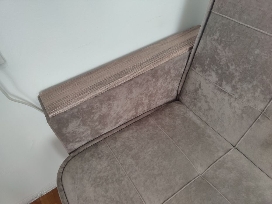 Продам  два дивана