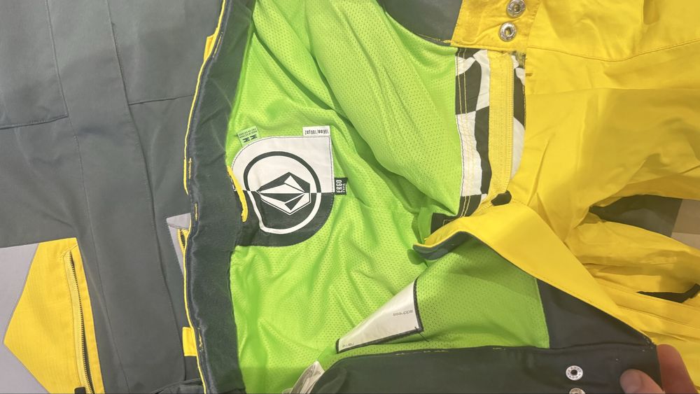 Екип Volcom размер  M