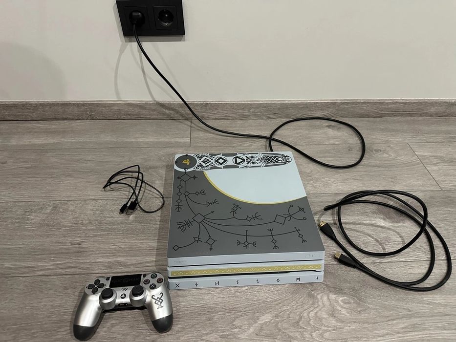 Ps4 pro limited eddition Ragnarock