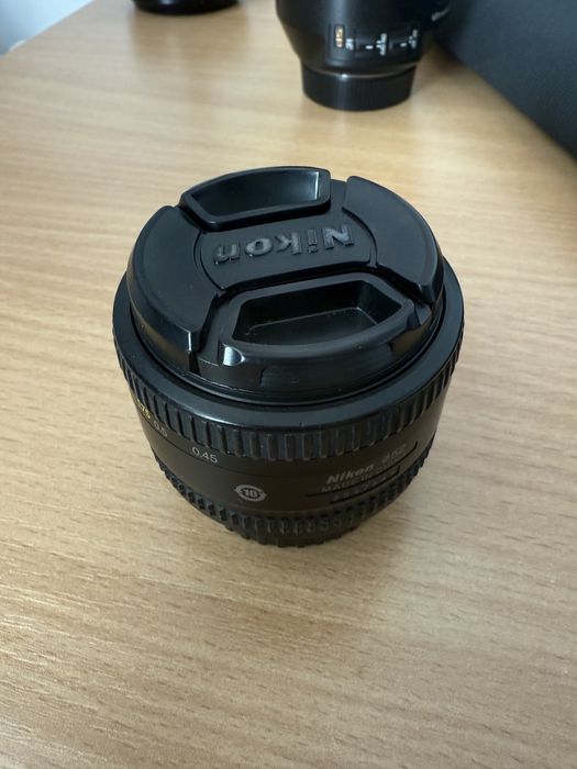 Vând obiectiv Nikon AF Nikkor 50mm f/1.8D, montură Nikon F.