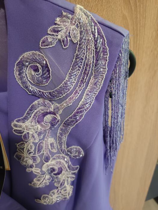 Vând Compleu/Costum de dama