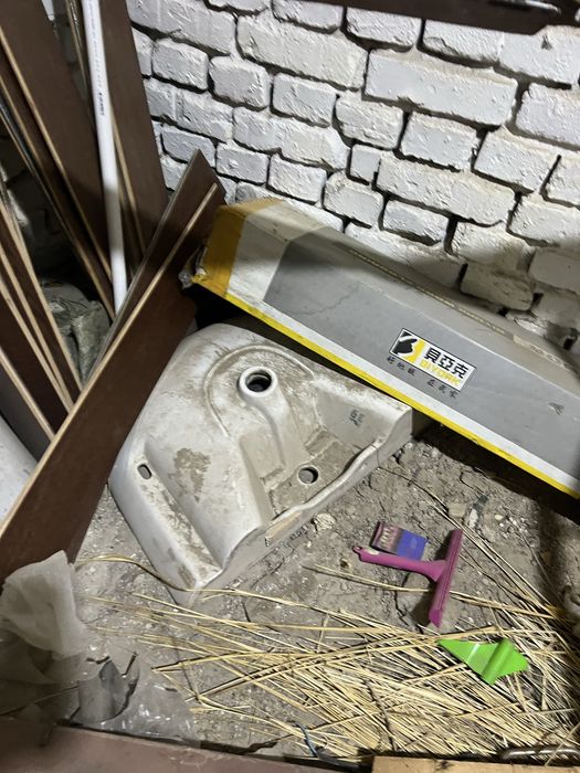 Раковина с унитазом